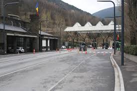 Compra online entre un amplio catálogo de productos en la tienda libros. Que Pasa En Andorra Censura En Amazon