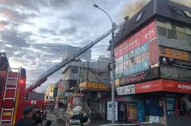 На ликвидацию пожара ушло больше трех часов. V Novosibirske Proizoshyol Pozhar Na Centralnom Rynke Proisshestviya Aif Novosibirsk