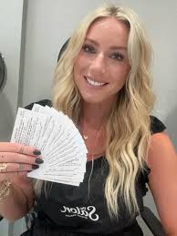 Pay zero attention to my purple hands, I've been busy this week blonding  some queens 🤌🏻🤌🏻 Did I get a before pic? Of course not lol I'll do  better next time. #fullhighlight #