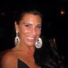 Lee Almeida's Instagram, Twitter & Facebook