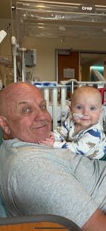 behind the scene iksong 😂 younjung and siah looking like little kids at  the back watching jungsuk and mido filming. this is too cute 😭  #HospitalPlaylist #ResidentPlaybook