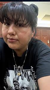 Joven barbón buscando amor en CapCut