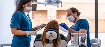 What Is a Dental Assistant? Your 2024 ...
