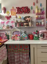 Pin Von Vintage Mama Constance Summei Auf Color Cottage Bunte Kuche Eklektisches Dekor Zimmerdekoration