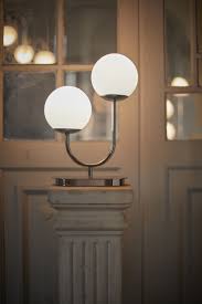 Simrishamn Tischleuchte Verchromt Opalweiss Glas 42 Cm Ikea Deutschland In 2020 Lampenlicht Moderne Beleuchtung Lampentisch