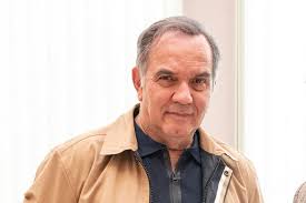 Moretti e Guerra trocam socos em Travessia