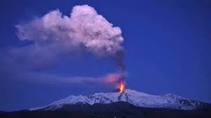L'attività dell'etna è in una fase che può avere «dinamiche ulteriori con possibili aperture di nuove bocche di eruzione a quote più basse». Terremoti E Vulcani La Riflessione Del Geologo Moretti Il Capoluogo