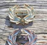 Conjunto de (2) INSIGNIAS de sombrero de sombrero de visera de policia y  SARGENTO Puerto Rico POLICE