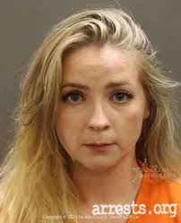 Vollständiger Name: Madelyn Leigh Carman Datum: 03.01.2026 Festnahme Alter:  31 Zeit: 3:04 Uhr Verhaftungsbehörde: Polizei von Boise City Anklage:  Häusliche Gewalt