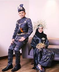 Terpikir untuk gunakan gaun pengantin mewah warna biru di hari pernikahan? Serlahkan Keanggunan Pengantin Harus Bijak Pilih Busana Sesuai Warna Kulit Erin Sakura News