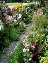 129 Beautiful Flower Garden For Your Front Yard Homiku Com Beautiful Flowers Garden Garden Planning Cottage Garden
