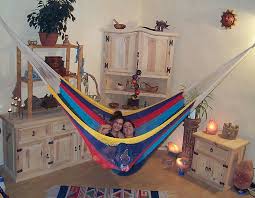 Hängematten sind in verschiedenen ausführungen zu haben. Robuste Netzhangematte Mikko Aus Mexiko Im Alasiesta Com Fair Trade Shop