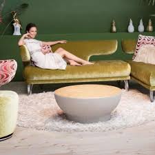 So soll sich das sofa abends zum fernsehen oder lesen in eine art liegelandschaft verwandeln. Von Der Imm Cologne Das Kuschelsofa Bekommt Lucken Wohnen