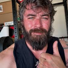 Eric Duguay's Instagram, Twitter & Facebook