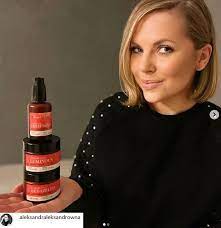 Aleksandra kwaśniewska wrzuciła na instagram zdjęcie, do którego osiem lat temu pozowała wraz z mamą. Aleksandra Kwasniewska Ma Nowa Fryzure Postawila Na Ostre Ciecie Fani Komplementuja Odwazna Metamorfoze Mega Wygladasz