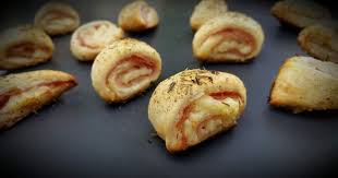 Feuillete Jambon Gruyere Et Herbes De Provence Ingredients 1 Pate Feuilletee Jambon Gruyere Herbes De Provence En 2020 Feuillete Jambon Herbes De Provence Feuillete