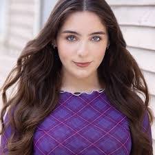 Juliet Simon's Instagram, Twitter & Facebook