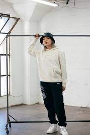 Shop boohoo's range of womens and mens clothing for the latest fashion trends you can totally do your thing in, with 100s of new styles landing every day! Transcend Trends With These 10 Sustainable Streetwear Brands