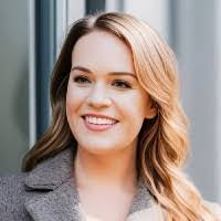 Alyce Harvey's Instagram, Twitter & Facebook