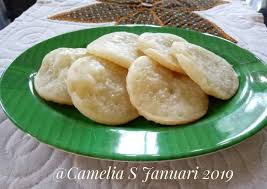 Siapkan bahan, masukkan tepung maizena dalam baskom beri air sedikit demi sedikit sambil di uleni. Resep Apem Tepung Terigu Yang Sederhana Dan Cara Membuat