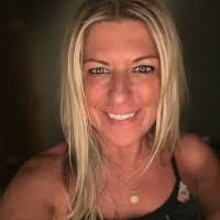 Annie Mcguinness's Instagram, Twitter & Facebook