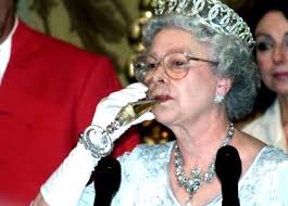 21 aprilie 1926, city of westminster, londra, regatul unit) este regina a șaisprezece state suverane. Tot Ce Regina Elisabeta A Ii A A Angliei MÄƒnancÄƒ È™i Bea La Micul Dejun Pranz È™i CinÄƒ