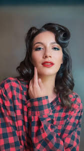 Mi demo para práctica de maquillaje pin up 🖌️, Ella @moreno__gaby ,  Peinado @mayrasalazarsoto , Locación @veronicamaldonadomakeupacademy ,  #toluca #maquillaje #pinup #eyeliner