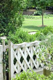 Little Green Notebook Inspiration At Colonial Williamsburg Garden Fencing Fence Design Wooden Garden