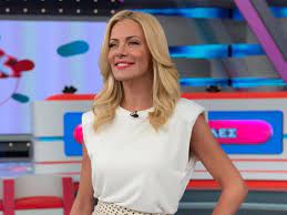 Άλλες φορές κοκκινίζει, άλλες φορές ξεσπά σε γέλια. Paikths Toy Royk Zoyk Erwteymenos Me Th Zeta Makrypoylia To Apolaystiko Stigmiotypo Syneidhsh