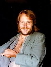 Göran bror benny andersson, född 16 december 1946 i stockholm, är en svensk låtskrivare och pianist. Pin On Benny