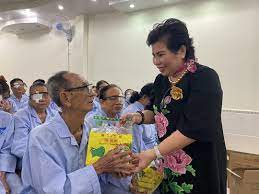 Tàu tuần tra mỹ chuyển cho việt nam sắp về nước. Ná»¯ Doanh Nhan Le Thá»‹ Giau Giup 300 NgÆ°á»i Ngheo Sang Máº¯t Phá»¥ Ná»¯ Bao NgÆ°á»i Lao Ä'á»™ng