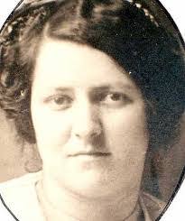 Gertrude Schaefer's Instagram, Twitter & Facebook