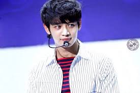 Whether you already have a black base or would need to diy a new onyx mane, we'd say black. Minho Blue Eyes Black Hair K Pop Amino