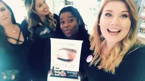 Boomerangs are always necessary 🤓, #butterlondonsacramento #butterlondon  #freelance #mua #makeupartist #glazeneyegloss #butter #ulta #ultaevent  #makeup #sacramentomua #chicomua #boomerang