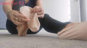 Giantess Feet - YouTube