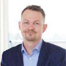 Miles Li's Instagram, Twitter & Facebook