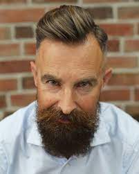 20 Awesome Haircuts For Round Faces Men S Hairstyles Round Face Men Round Face Haircuts Mens Hairstyles With Beard