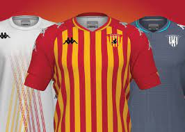 Base gialla, con inserti bianchi e blu chiaro, blu anche il logo del club. Ù‚Ø´ Ø´ÙˆØ§ÙŠØ© Ø¥Ø«Ø§Ø±Ø© Kappa Benevento Calcio Dsvdedommel Com