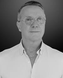 About Kent Newton Salon