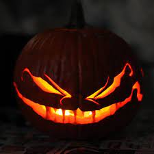 ein gruseliges gesicht von kurbis schnitzen mit kleinen augen und breites lacheln idees citrouilles halloween citrouille sculptures de coloriage dark maul