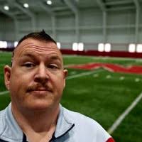 100+ perfiles de «Travis John»