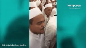 Find the newest habib rizieq meme. Video Habib Rizieq Di Masjid Nabawi Kumparan Com