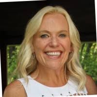 Lisa Toone's Instagram, Twitter & Facebook