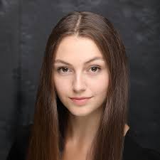 Lydia Le Brocq (@LydiaLeBrocq)