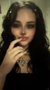 What Does Doris Look Like without Makeup