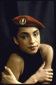 La Mayoria De Mis Canciones Son Pequenas Historias Sobre Mis Experiencias O Las De Mis Amigos Sade Cantante 16 01 1959 Sade Adu Sade Singer