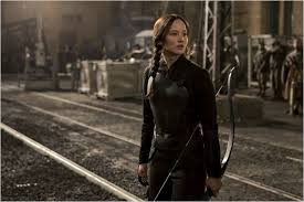 Serinin Sonuna Geliyoruz Aclik Oyunlari Alayci Kus 2 Filmstilmoda Aclik Oyunlari Aclik Jennifer Lawrence