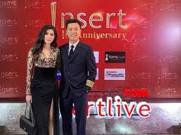 View the daily youtube analytics of vincent raditya and track progress charts, view future predictions, related channels, and track realtime live sub vincent raditya. Dituding Selingkuh Novita Condro Bongkar Perlakuan Kasar Kapten Vincent
