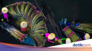 Siapa sih yang tidak tahu bunga teratai? Foto Menakjubkan Saat Petani Memanen Bunga Teratai