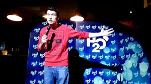 Una dintre cele mai spectaculoase voci pe care juratii o vor auzi in aceasta seara este una de finala, chiar daca unele concurente care urca pe scena nu au fost incurajate de acasa de aproape nimeni pentru ca unii cred ca acest show este dedicat special vocilor puternice si care pot sparge orice. Serghei Post Facebook